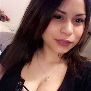 Meet your Posher, Esmeralda